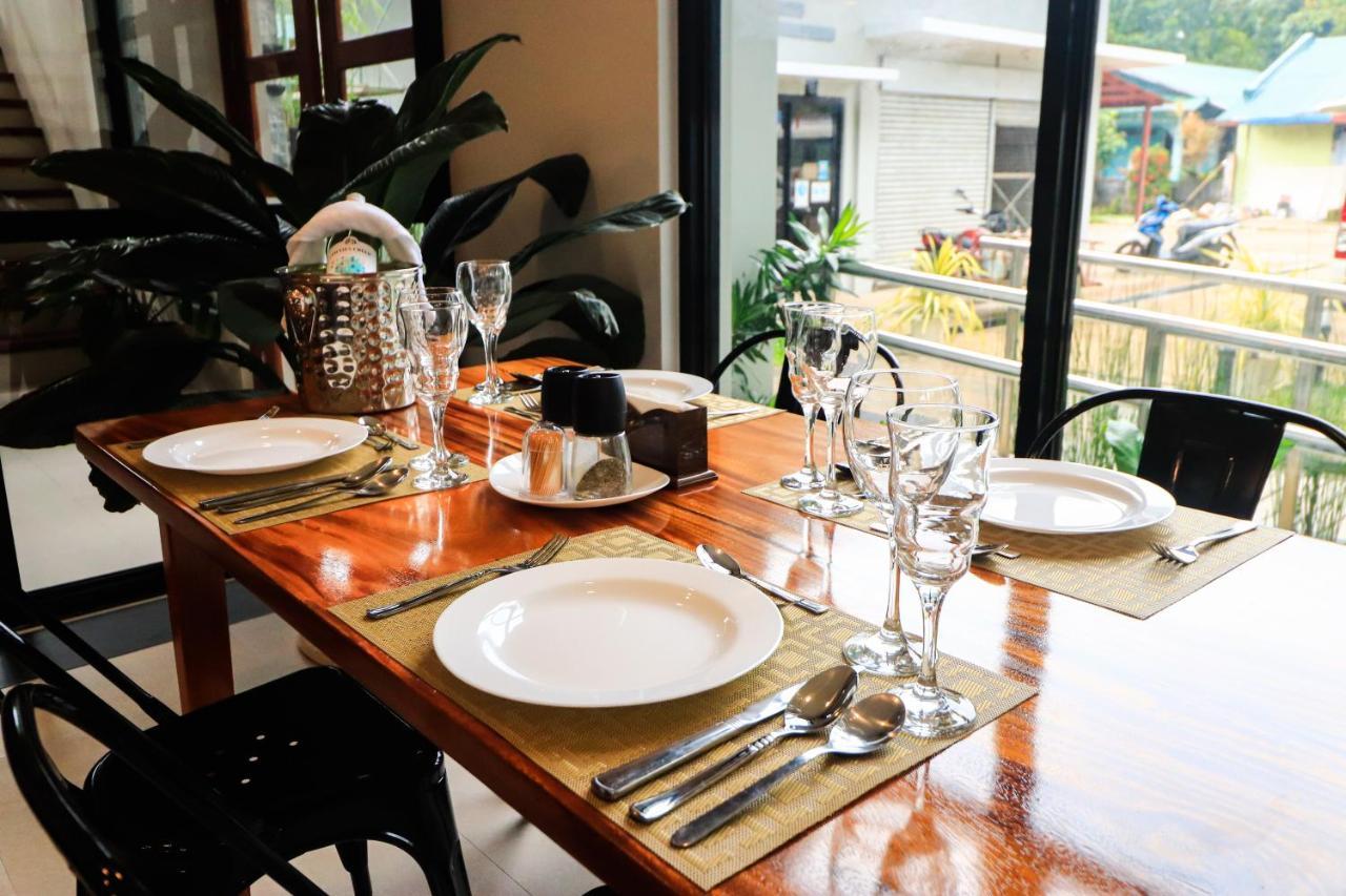 בוסואנגה Josefina'S Tourist Inn מראה חיצוני תמונה